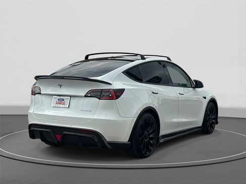 Used 2021 Tesla Model Y Performance image 4