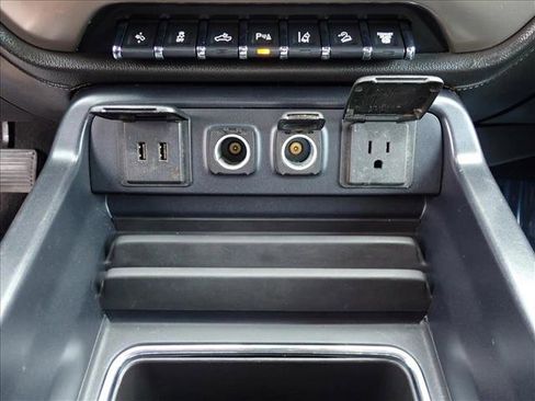 Used 2019 GMC Sierra 2500 Denali w/ Duramax Plus Package AWD/4WD image 21