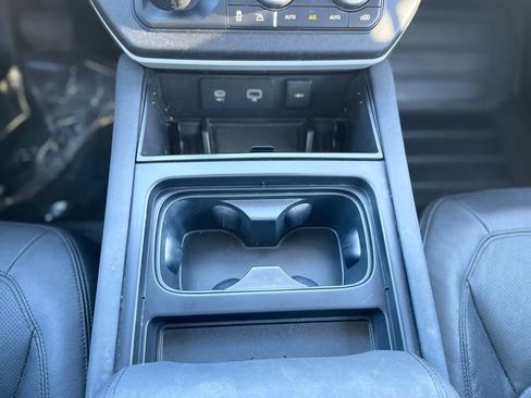 Used 2023 Land Rover Defender 110 S image 14