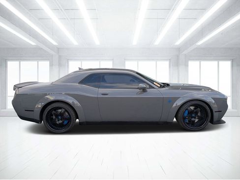 Used 2019 Dodge Challenger SRT Hellcat w/ Widebody Package image 2