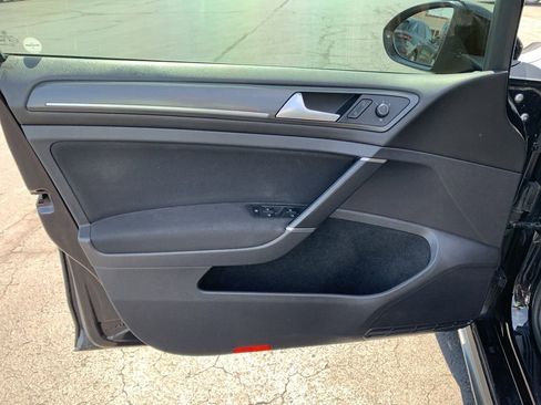 Used 2018 Volkswagen Golf 4-Door FWD image 20
