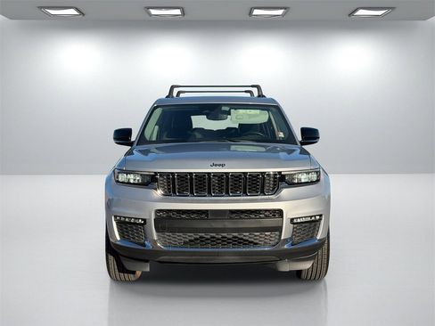Used 2021 Jeep Grand Cherokee L Limited image 8