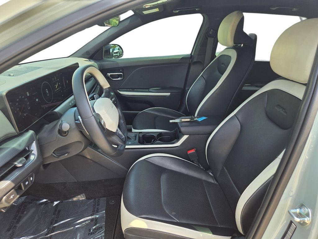 Certified 2025 Kia K4 GT-Line Turbo FWD image 18