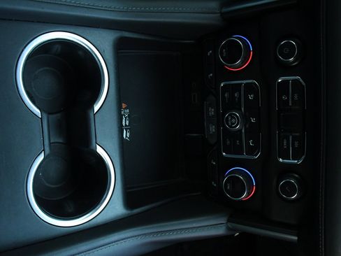 Used 2022 Chevrolet Tahoe LT w/ Luxury Package image 13