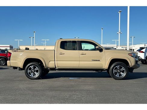 Used 2018 Toyota Tacoma TRD Sport w/ TRD Premium Sport Package image 3