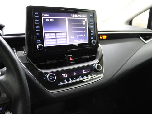 Used 2022 Toyota Corolla LE image 18