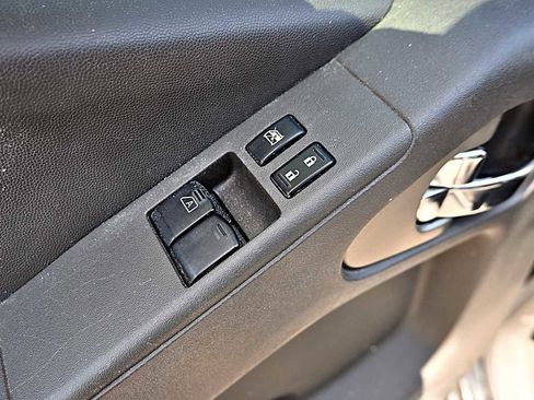 Used 2017 Nissan Frontier SV RWD image 13