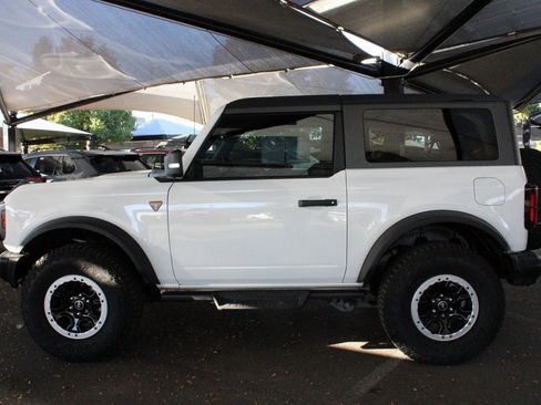 Used 2023 Ford Bronco Badlands w/ Sasquatch Package image 11