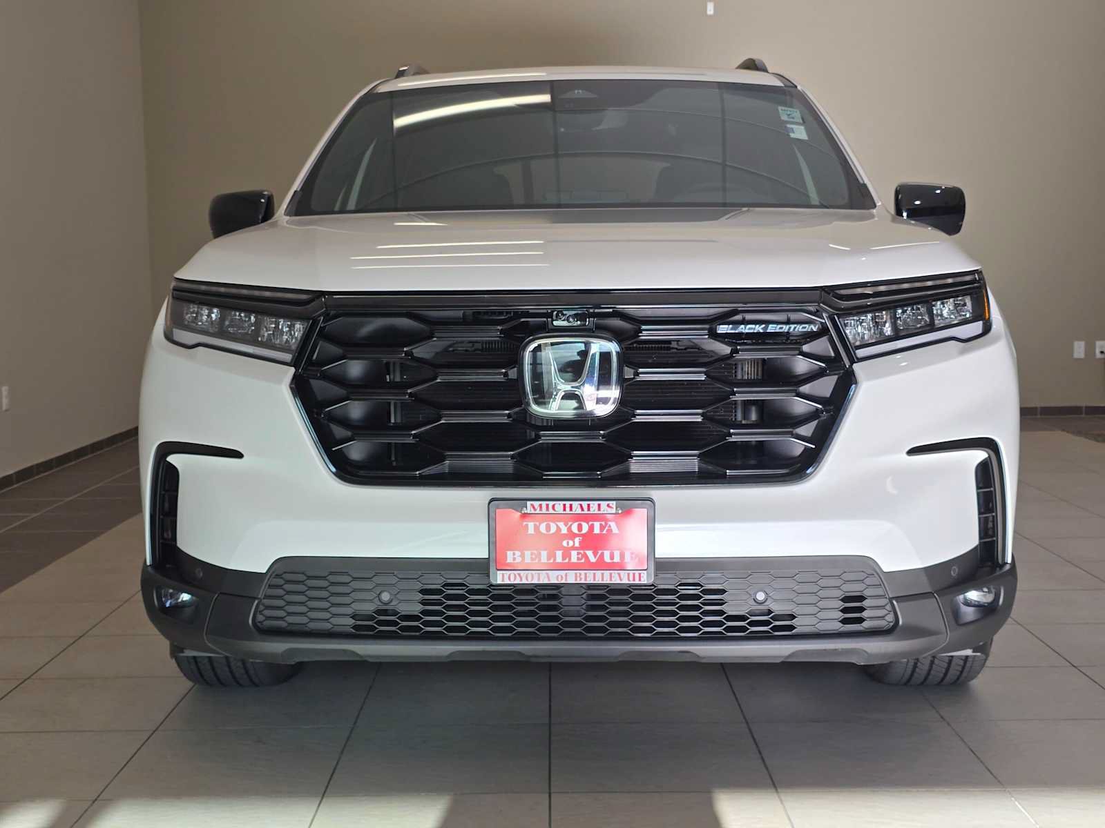 Used 2025 Honda Pilot Black Edition image 6