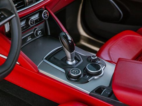 Used 2019 Alfa Romeo Stelvio Ti Sport w/ Quick Order Package 22S Sport AWD/4WD image 13