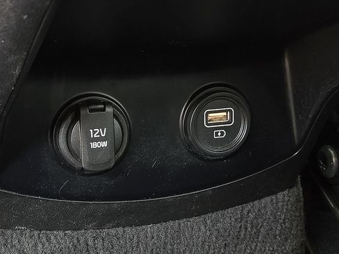 Used 2022 Kia Sorento S w/ Panoramic Sunroof Package FWD image 12