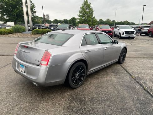 Used 2013 Chrysler 300 S RWD image 3