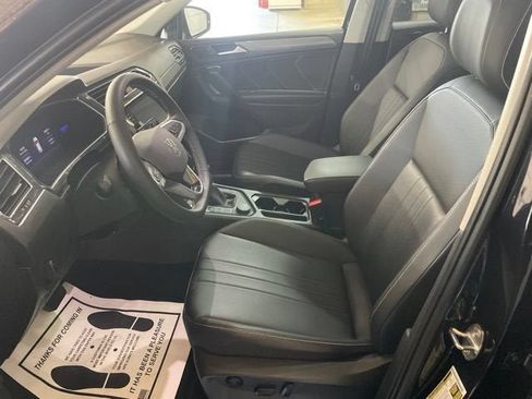 Certified 2023 Volkswagen Tiguan SE w/ Panoramic Sunroof Package AWD/4WD image 15