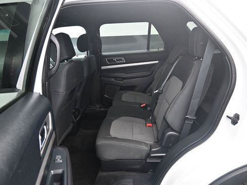 Used 2016 Ford Explorer XLT AWD/4WD image 10