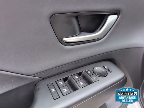 Certified 2024 Hyundai Kona Limited AWD/4WD image 11