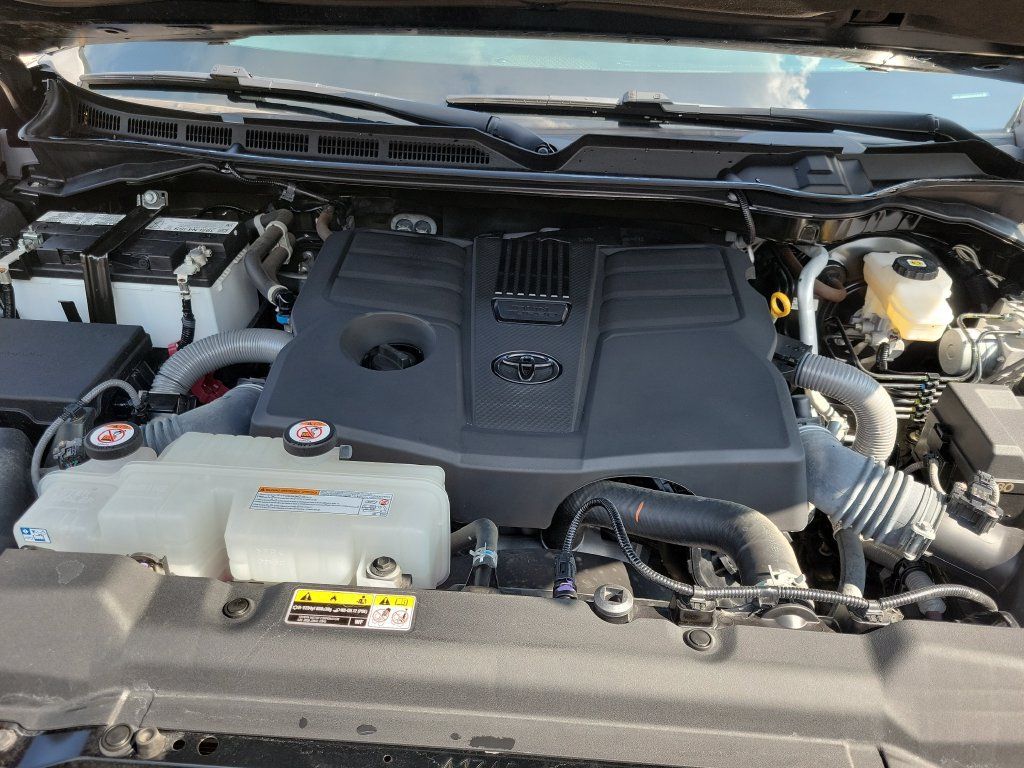 Used 2024 Toyota Tundra SR5 AWD/4WD image 34