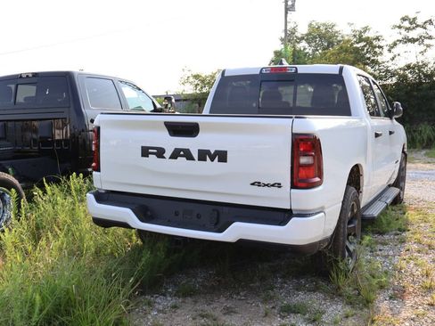 New 2026 RAM 1500 Express AWD/4WD image 16