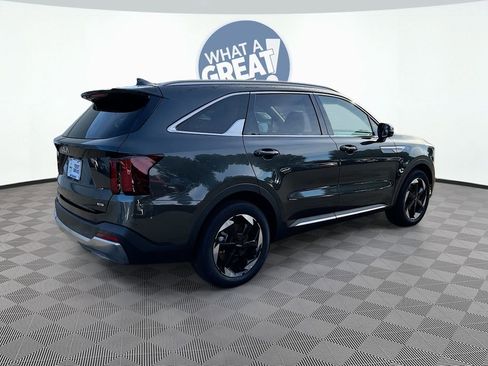 Certified 2025 Kia Sorento EX w/ EX Panoramic Sunroof Package image 7
