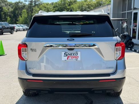 Used 2022 Ford Explorer XLT AWD/4WD image 6