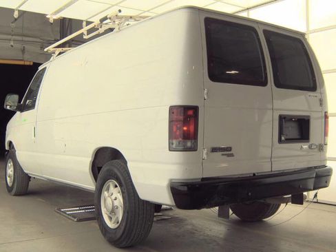 Used 2011 Ford E-150 and Econoline 150 image 8