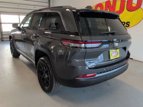 New 2026 Jeep Grand Cherokee Altitude AWD/4WD image 3
