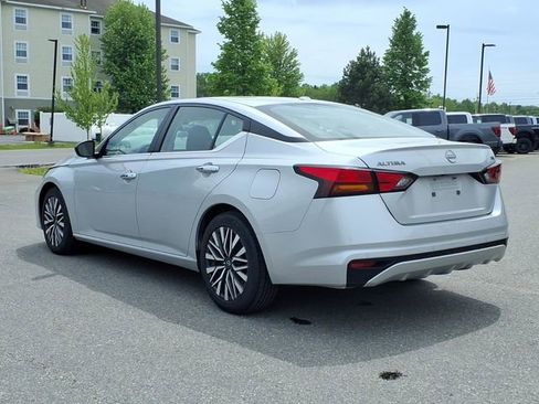 Used 2024 Nissan Altima 2.5 SV FWD image 7