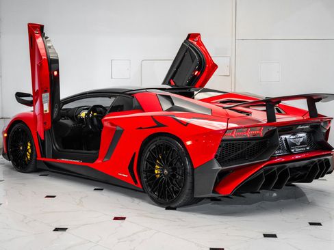 Used 2016 Lamborghini Aventador LP 750-4 Superveloce image 34
