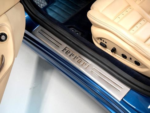 Used 2010 Ferrari California image 75