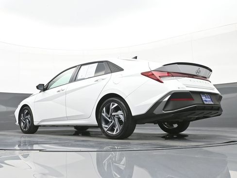 Certified 2025 Hyundai Elantra Sport FWD image 40