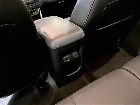 Used 2020 Chevrolet Colorado Z71 AWD/4WD image 28