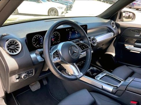 Used 2025 Mercedes-Benz GLB 250 image 14