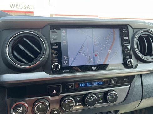 Used 2023 Toyota Tacoma Limited AWD/4WD image 4