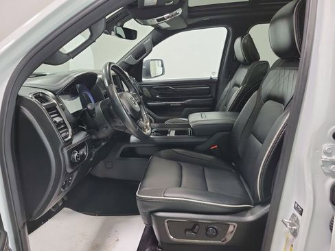 Used 2025 RAM 1500 Limited AWD/4WD image 3
