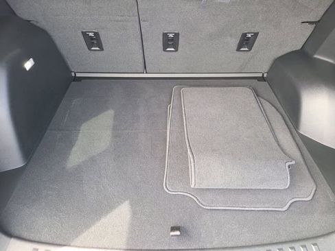 New 2026 Chevrolet Equinox LT w/ Safety and Technology Package FWD image 5