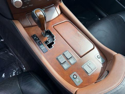 Used 2010 Lexus LS 460 image 32