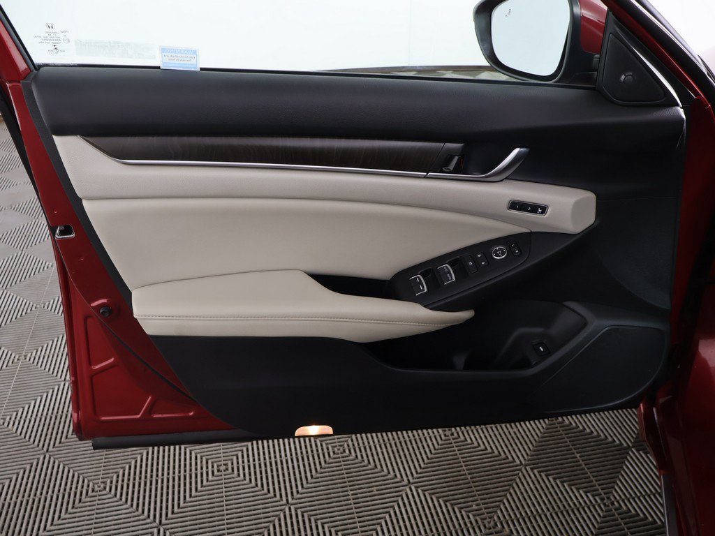 Used 2019 Honda Accord Touring image 26