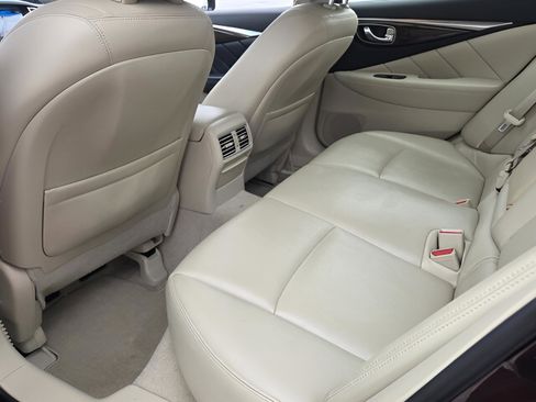 Used 2018 INFINITI Q50 Luxe w/ Essential Package (3.0T Luxe) image 10