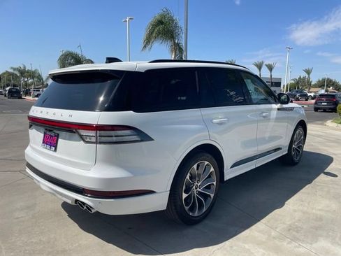 New 2026 Lincoln Aviator AWD image 5