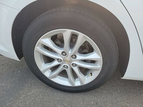 Used 2018 Chevrolet Malibu LT FWD image 8
