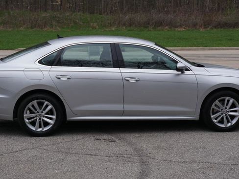 Used 2020 Volkswagen Passat 2.0T SE FWD image 6