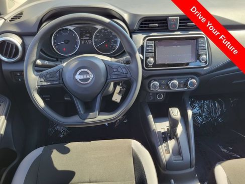 Used 2025 Nissan Versa S FWD image 5