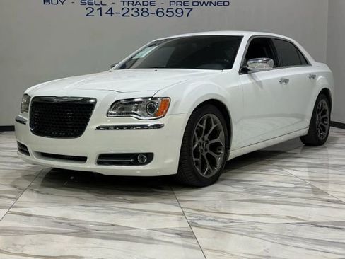 Used 2012 Chrysler 300 C image 2