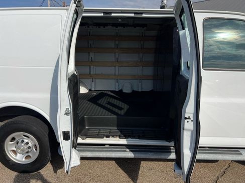 Used 2022 Chevrolet Express 2500 w/ Driver Convenience Package RWD image 7