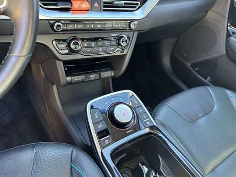 Used 2022 Kia Niro EX Premium w/ Cold Weather Package image 30