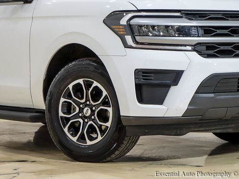 Used 2022 Ford Expedition XL AWD/4WD image 3
