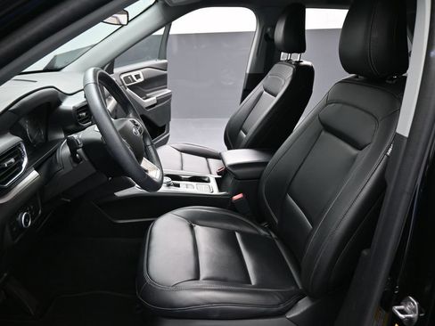 Certified 2023 Ford Explorer XLT w/ Equipment Group 202A RWD image 10