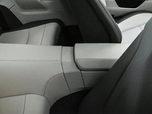 Used 2025 Porsche 911 Targa 4 GTS image 18