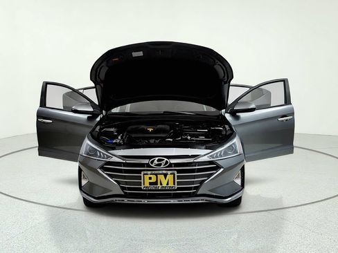 Used 2019 Hyundai Elantra Value Edition FWD image 9