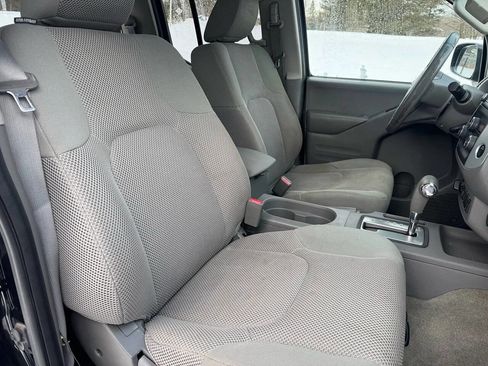 Used 2016 Nissan Frontier SV image 15