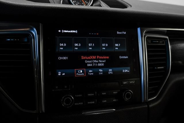 Used 2018 Porsche Macan AWD/4WD image 26
